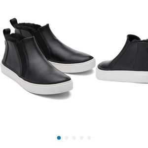 Like New Toms Bryce Faux Fur Slip In High Top Sneaker Size 9